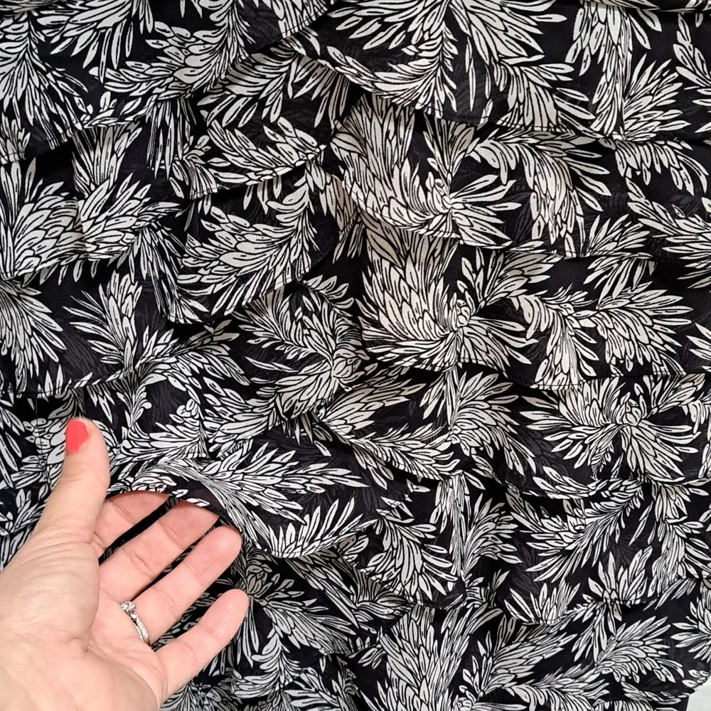 Adrianna Papell Black/White Ruffled Ruched Formal Dress. Size 14 Petite - Picture 4 of 11